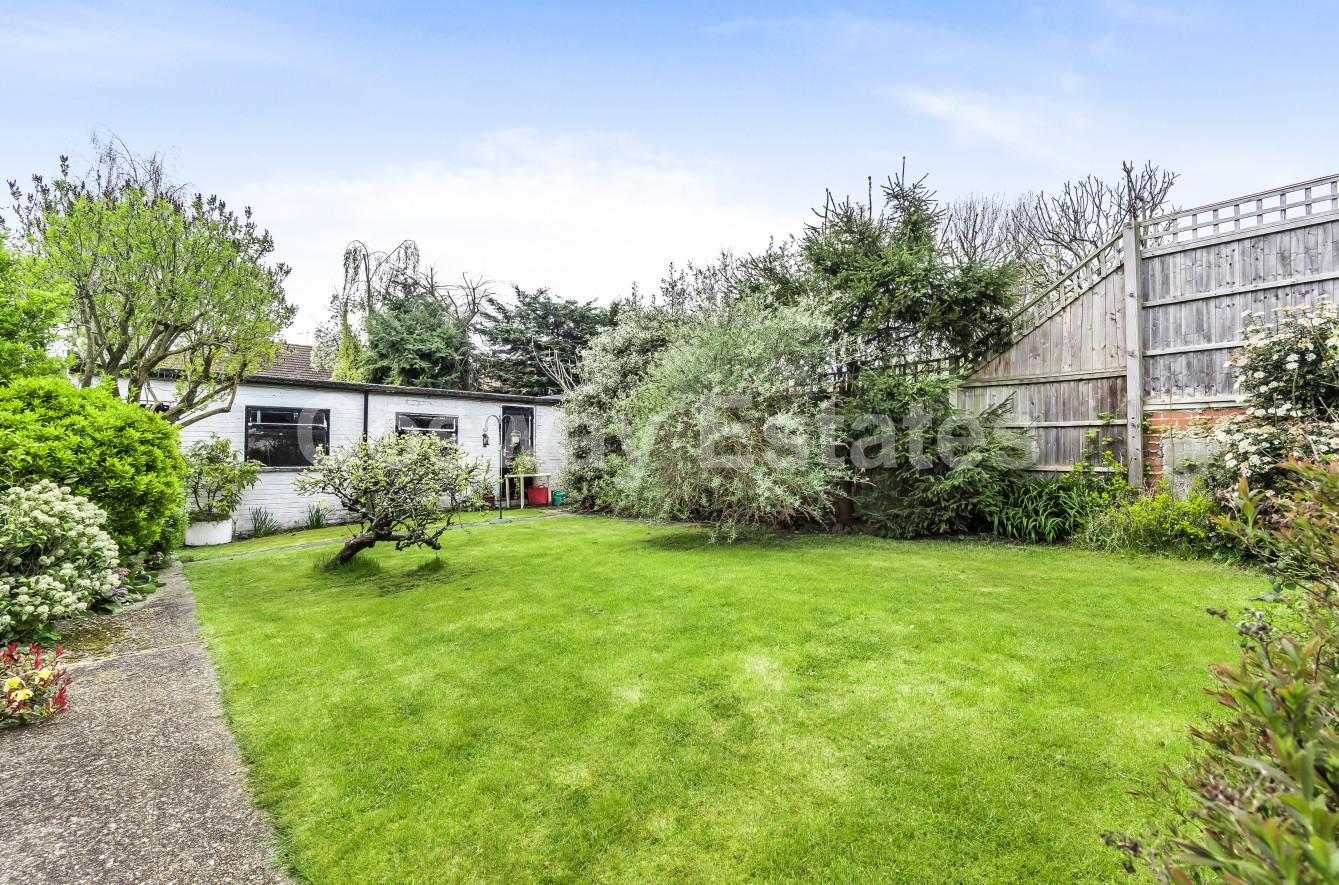 Hillside Grove, Mill Hill